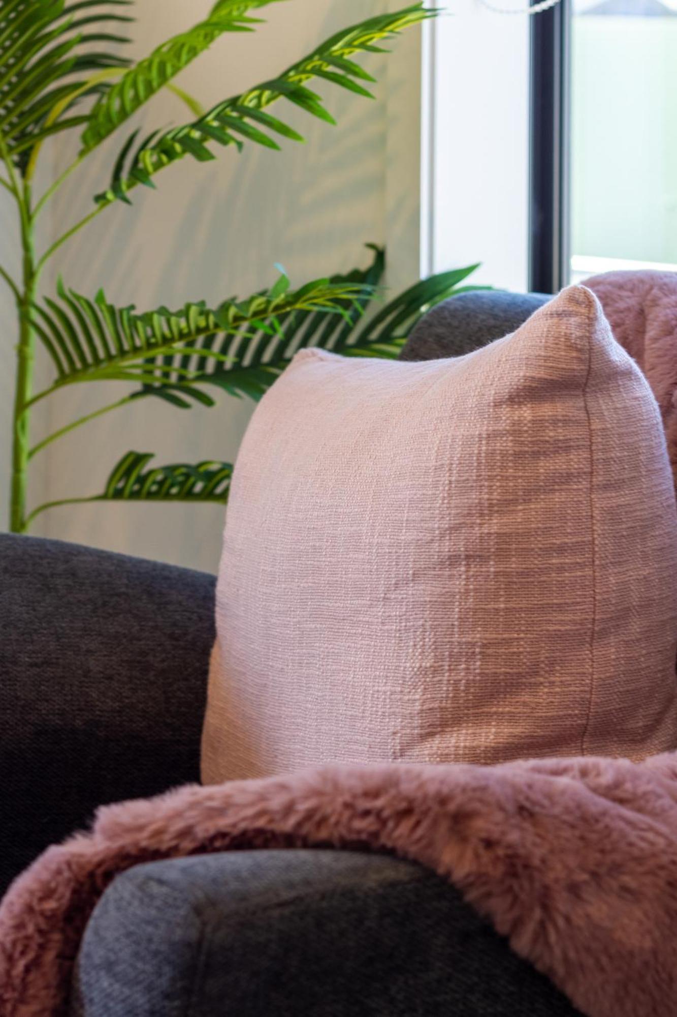 Studio Bliss: Explore From Wilmer St Christchurch Exterior foto